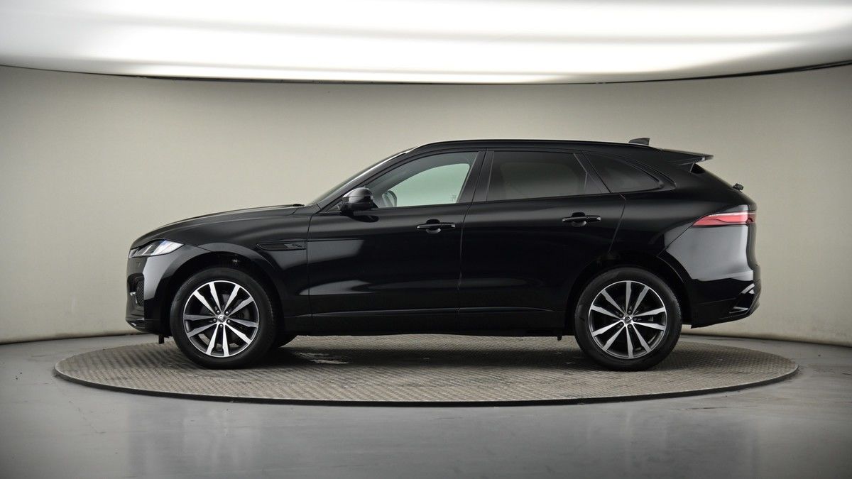 Jaguar F-PACE Image 19
