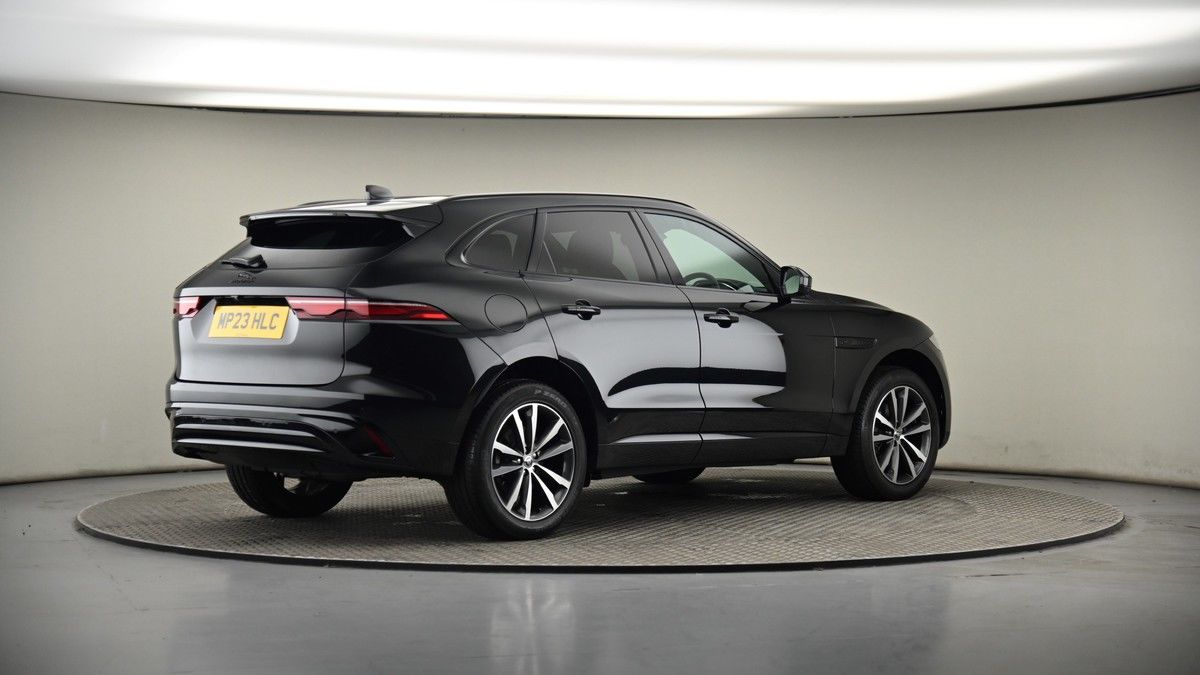 Jaguar F-PACE Image 7