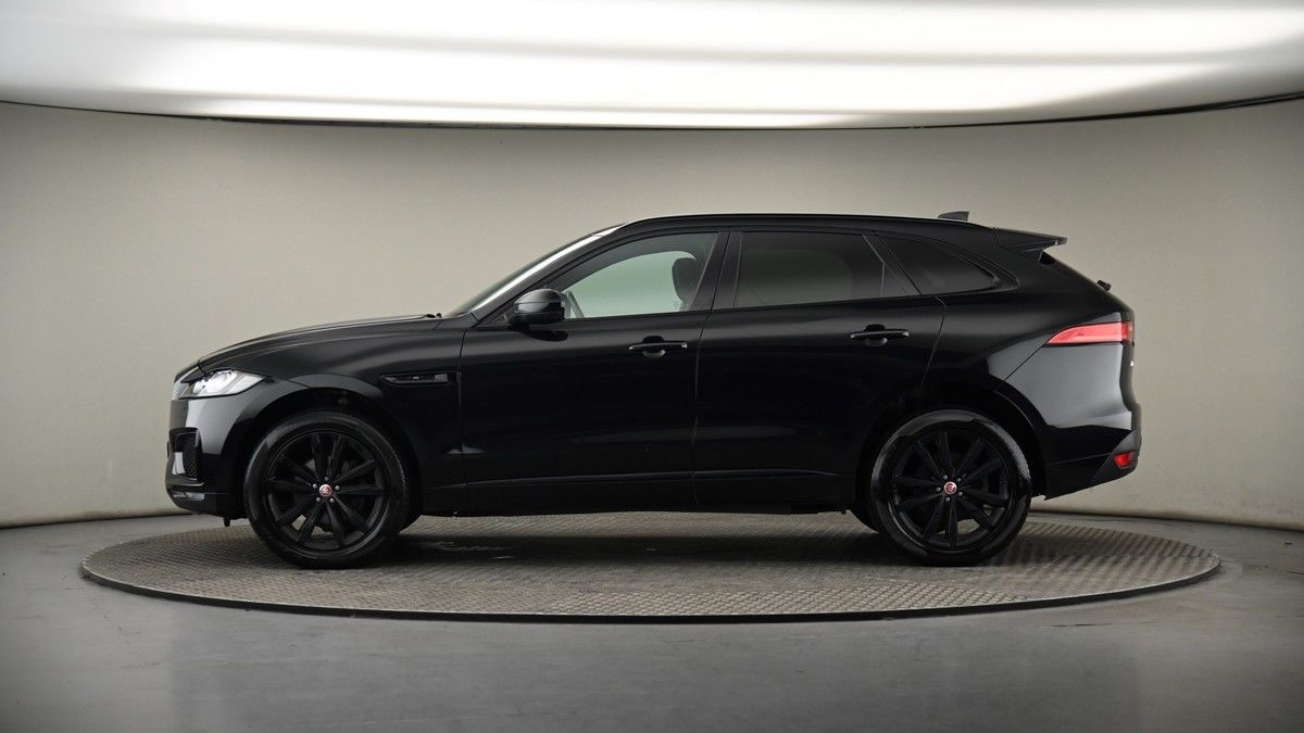 Jaguar F-PACE Image 19
