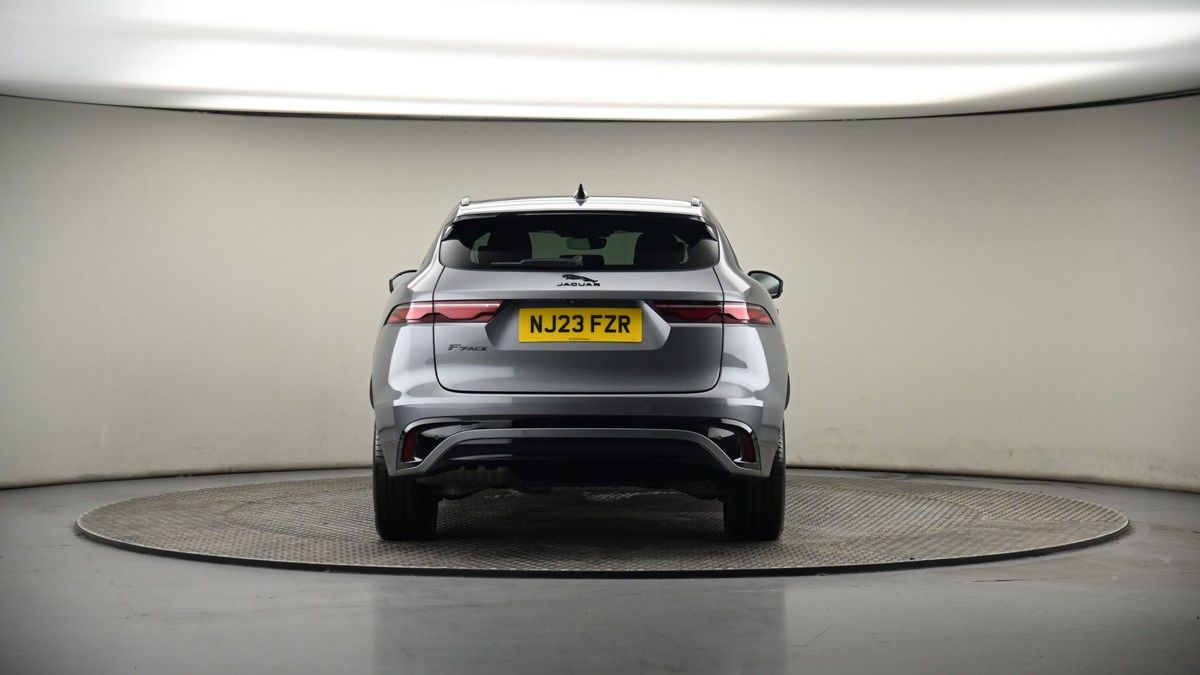Jaguar F-PACE Image 17