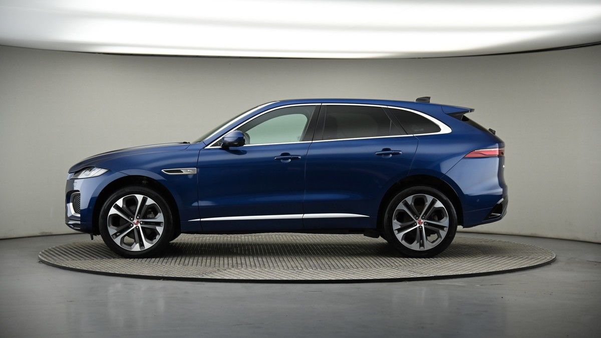 Jaguar F-PACE Image 38