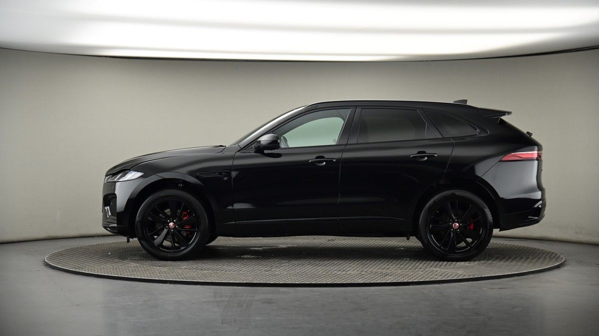 Jaguar F-PACE Image 19