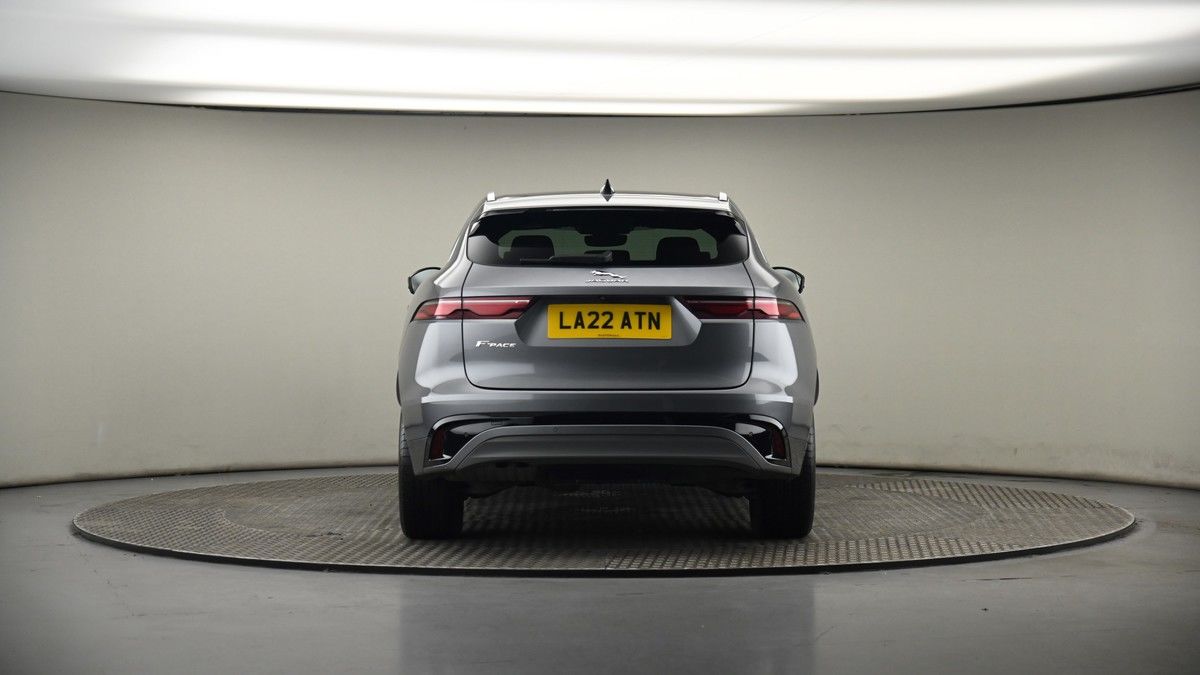 Jaguar F-PACE Image 16