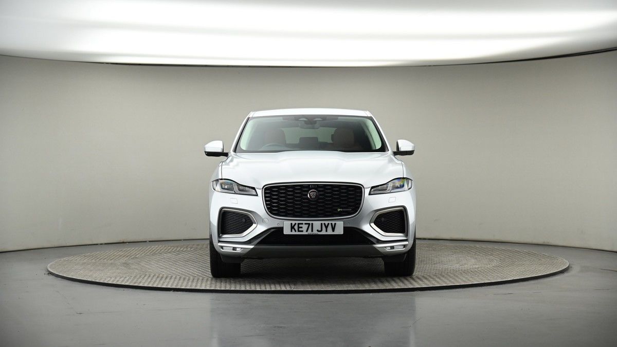Jaguar F-PACE Image 18