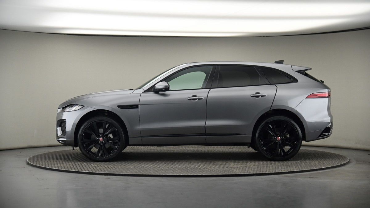 Jaguar F-PACE Image 19