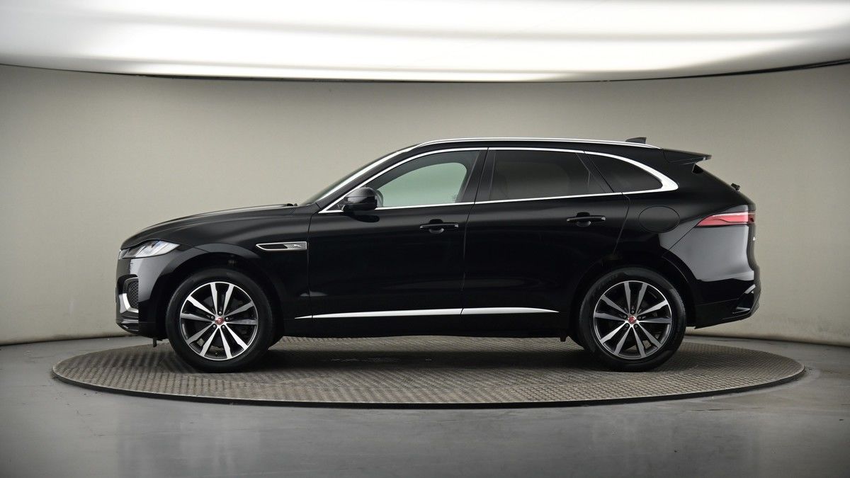 Jaguar F-PACE Image 19
