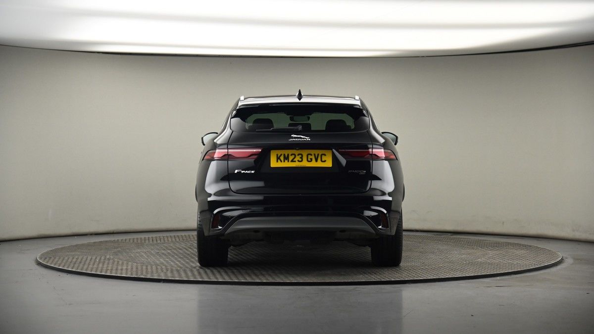Jaguar F-PACE Image 17