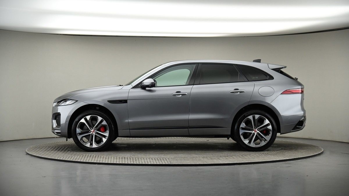 Jaguar F-PACE Image 19