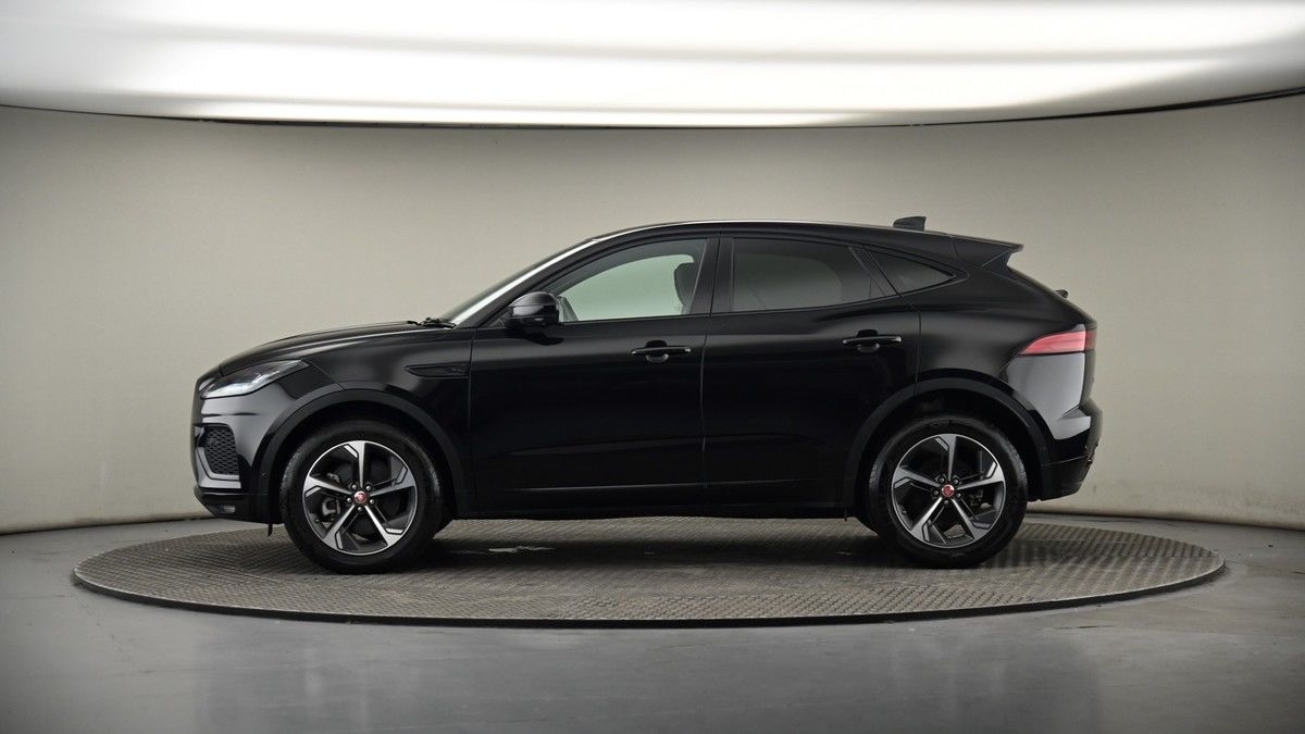 Jaguar E-PACE Image 18
