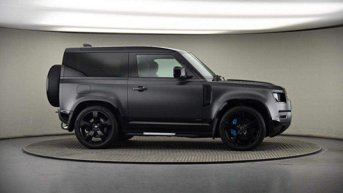 More views of Land Rover Defender 90