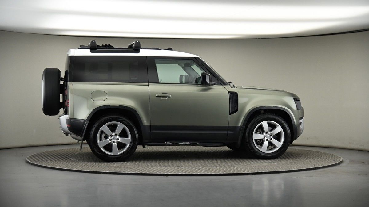 More views of Land Rover Defender 90