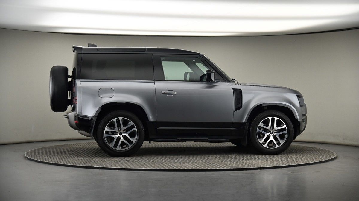 More views of Land Rover Defender 90