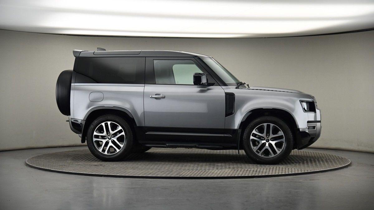 More views of Land Rover Defender 90
