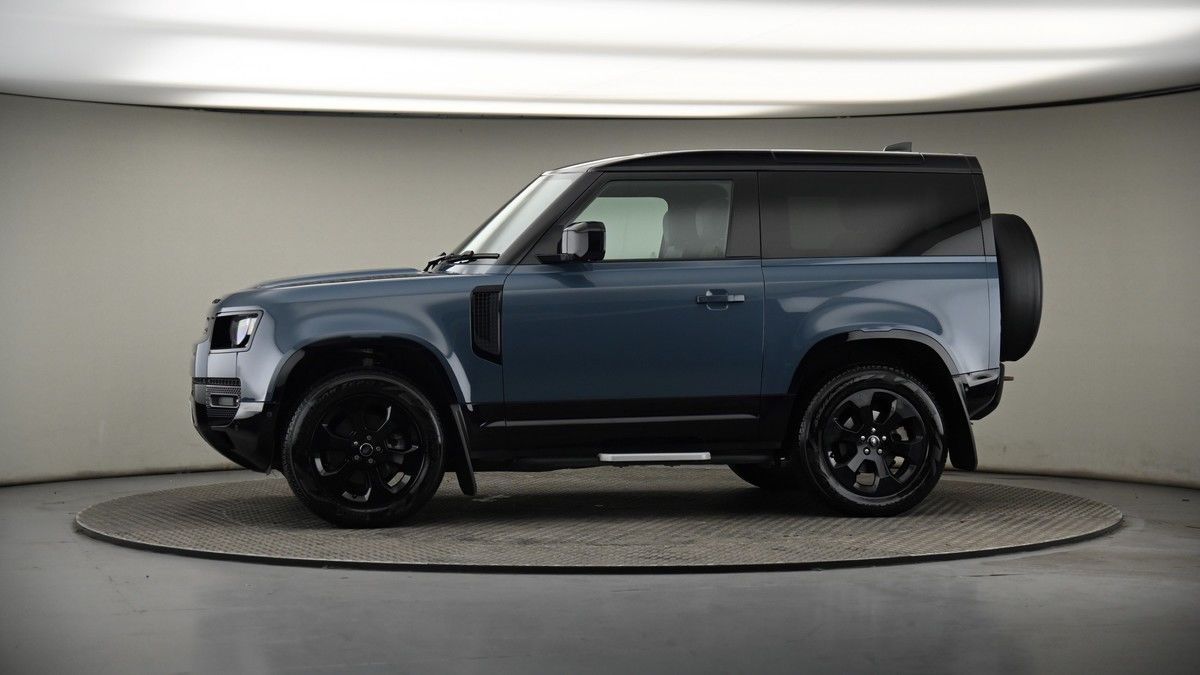 More views of Land Rover Defender 90