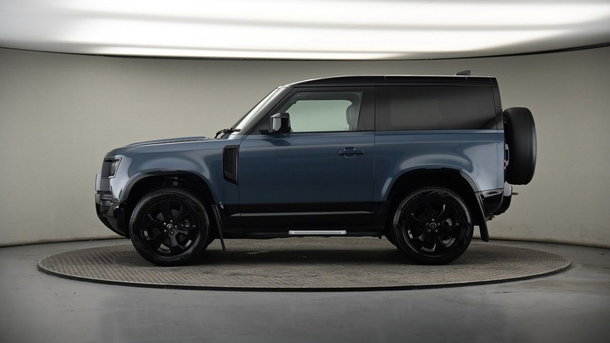 Land Rover Defender 90 Image 19