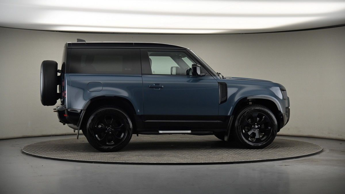 More views of Land Rover Defender 90