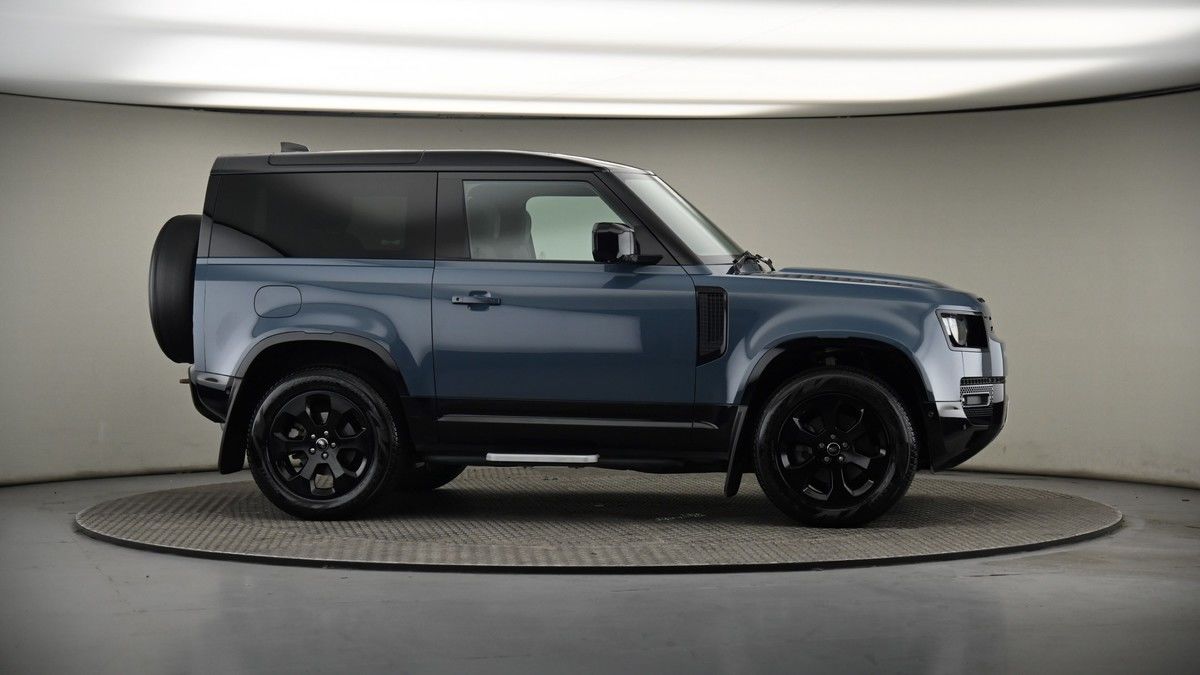 More views of Land Rover Defender 90