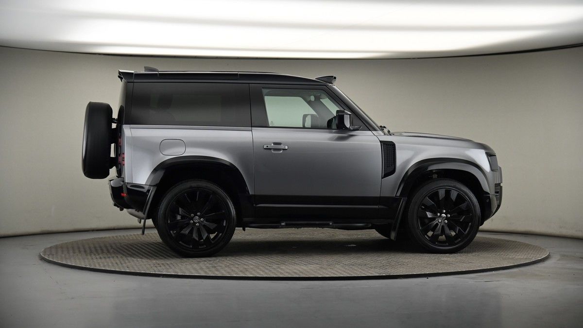 More views of Land Rover Defender 90