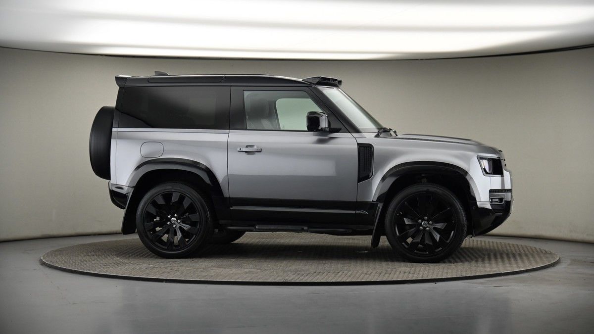 More views of Land Rover Defender 90