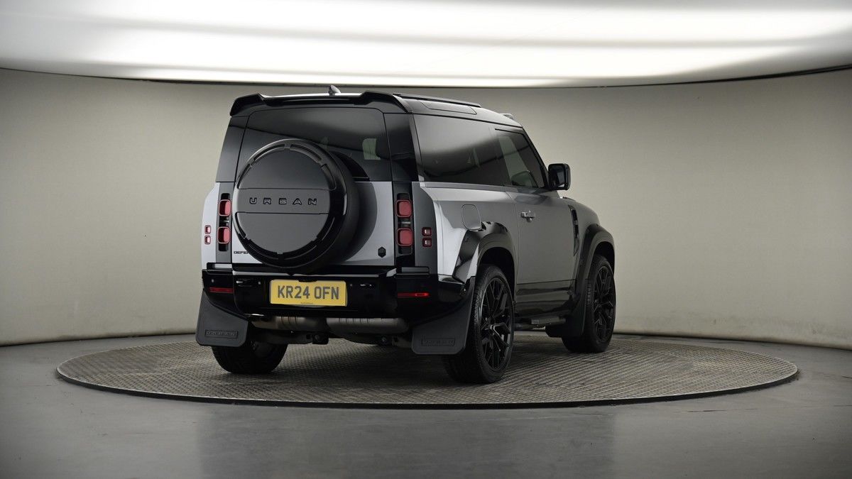 More views of Land Rover Defender 90