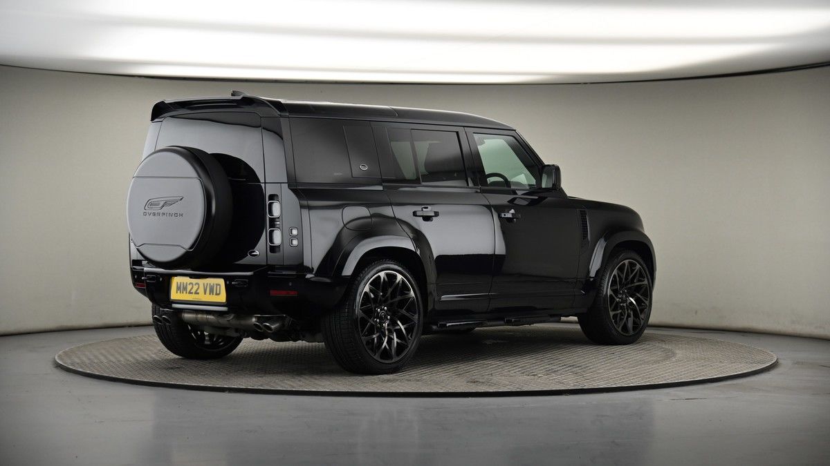 Land Rover Defender 110 Image 7