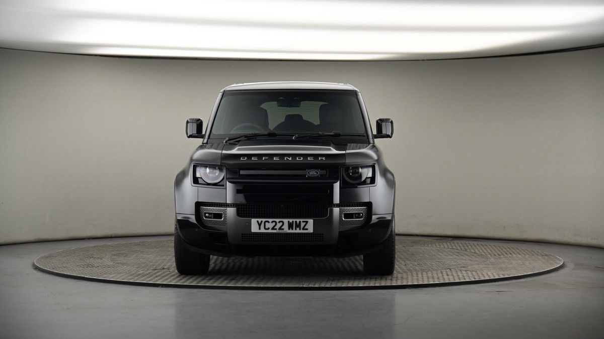 Land Rover Defender 110 Image 18
