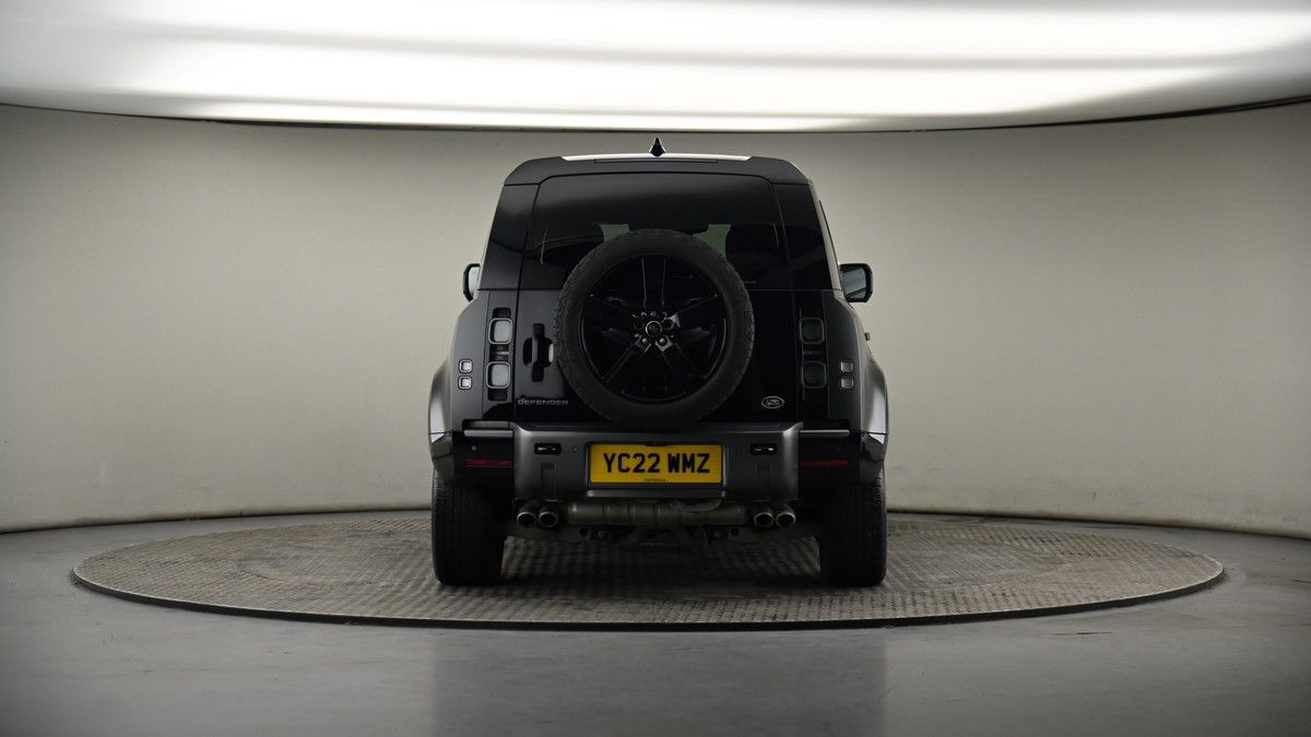 Land Rover Defender 110 Image 17