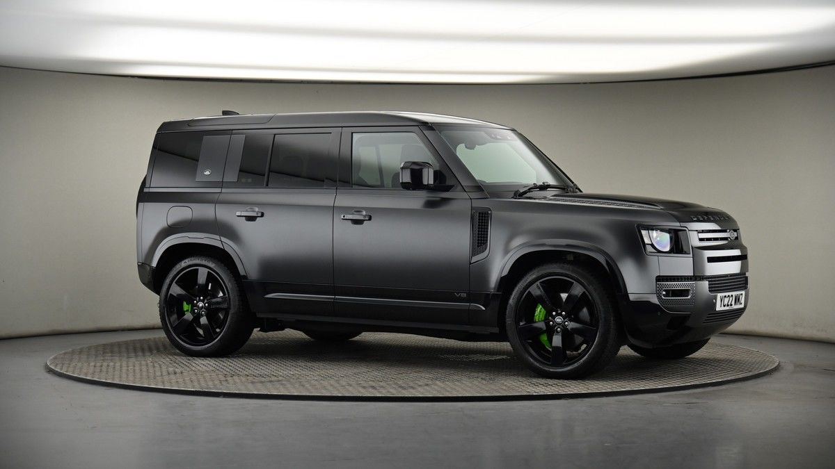 Land Rover Defender 110 Image 6