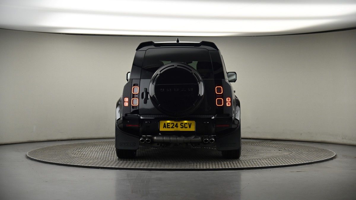 Land Rover Defender 110 Image 17