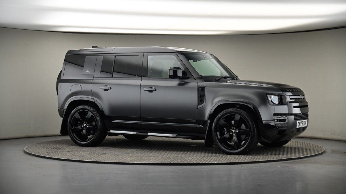 Land Rover Defender 110 Image 6