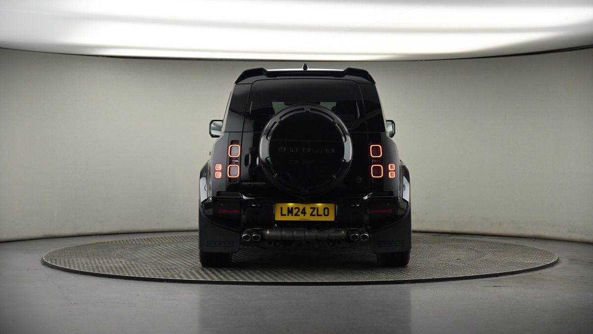 Land Rover Defender 110 Image 17