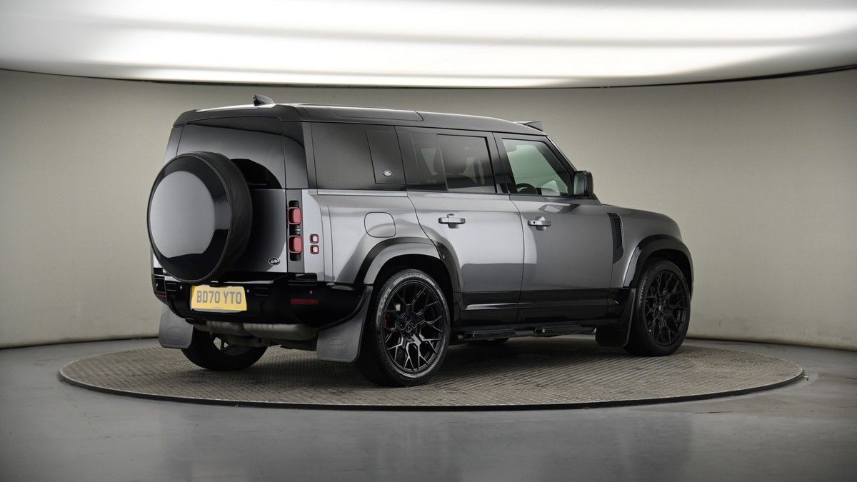 Land Rover Defender 110 Image 7