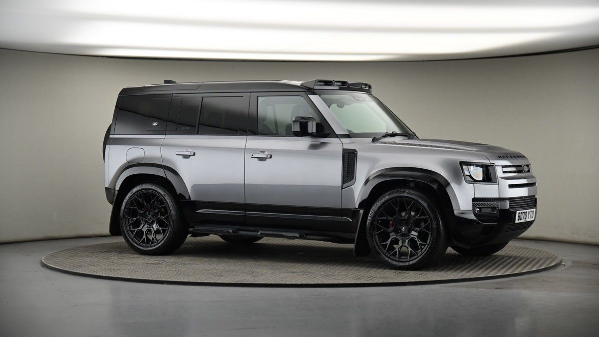 Land Rover Defender 110 Image 6