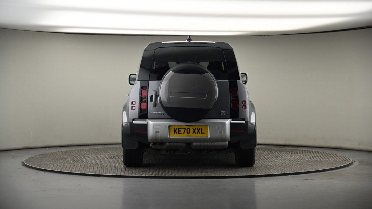Land Rover Defender 110 Image 17