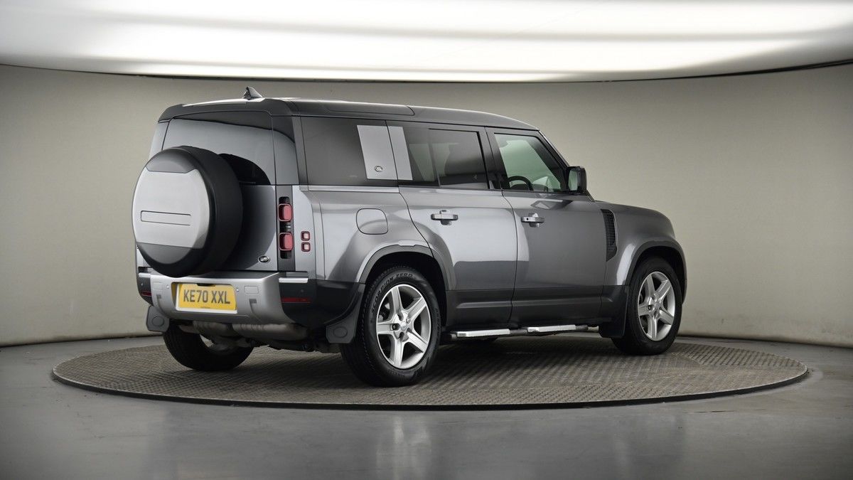 Land Rover Defender 110 Image 7