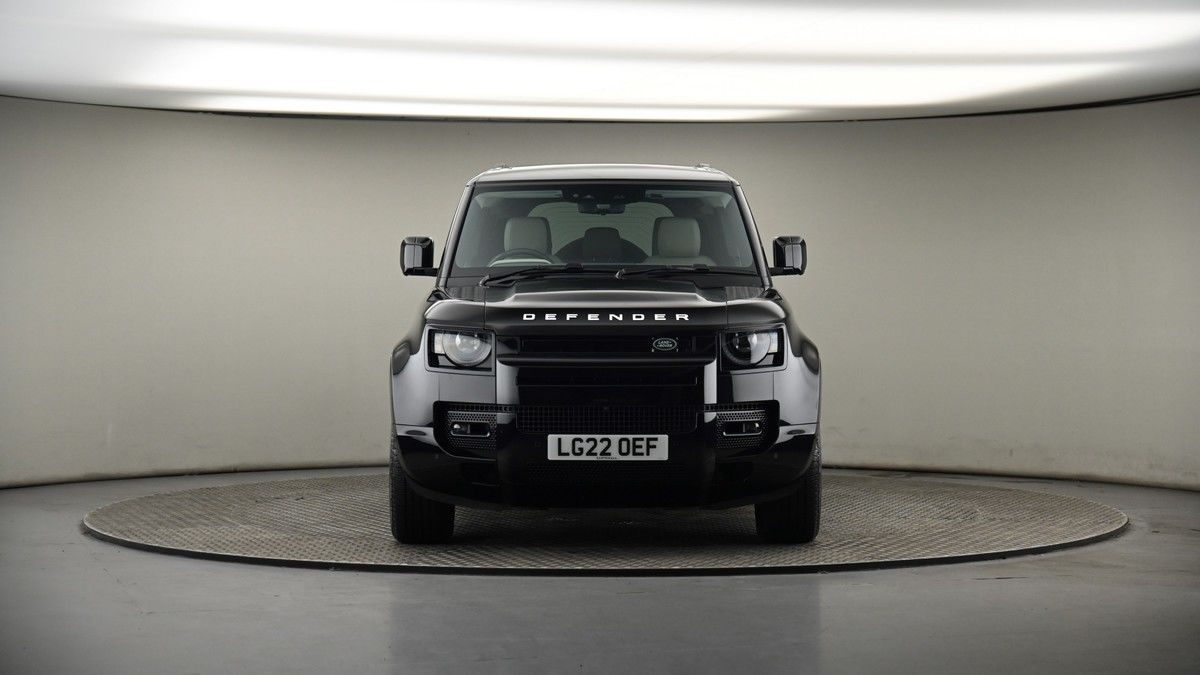 Land Rover Defender 110 Image 18