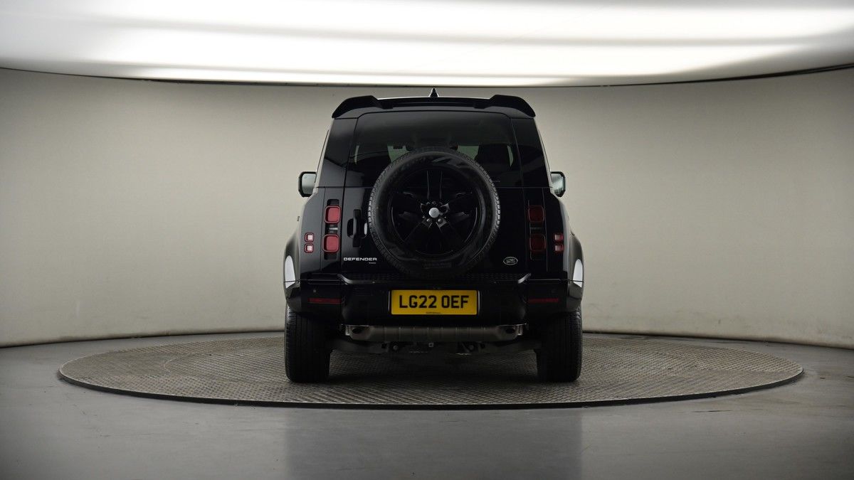 Land Rover Defender 110 Image 17