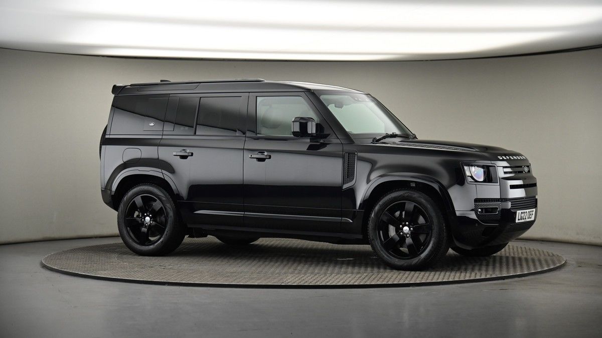 Land Rover Defender 110 Image 6