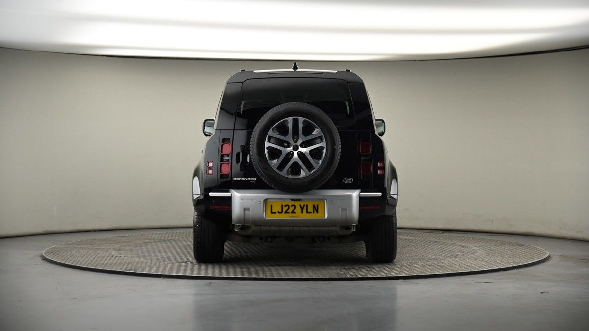 Land Rover Defender 110 Image 17