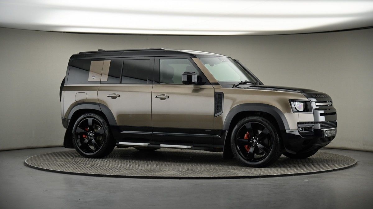Land Rover Defender 110 Image 6