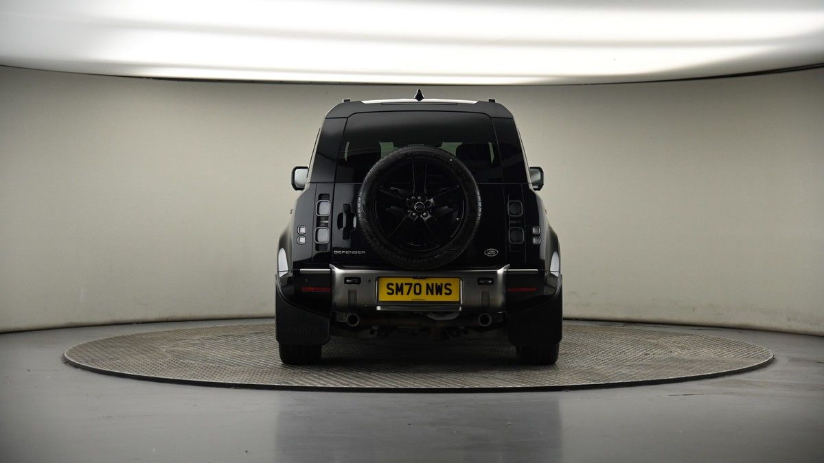 Land Rover Defender 110 Image 17