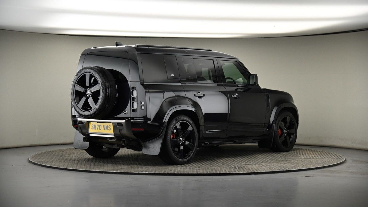 Land Rover Defender 110 Image 7