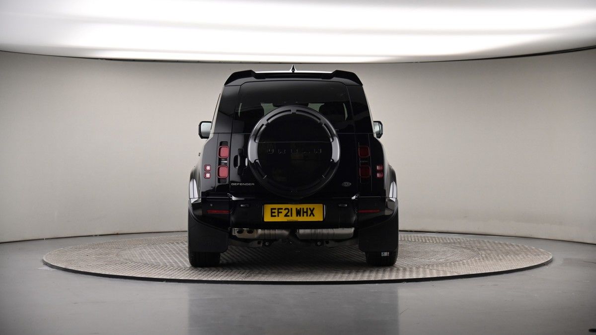 Land Rover Defender 110 Image 17