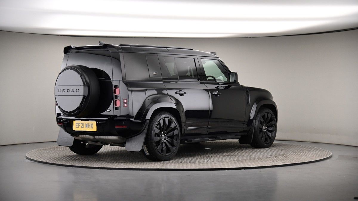 Land Rover Defender 110 Image 7