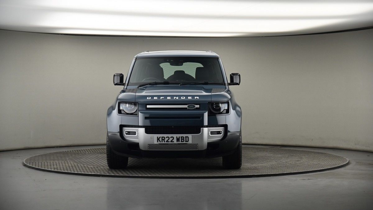 Land Rover Defender 110 Image 18
