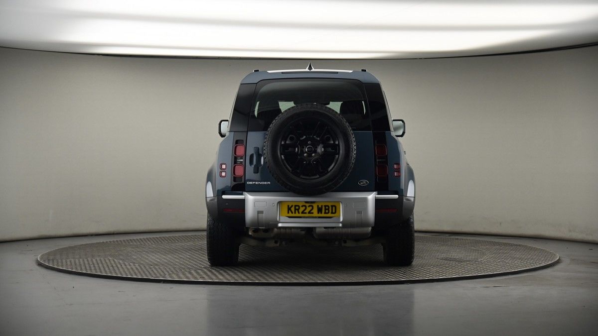 Land Rover Defender 110 Image 17