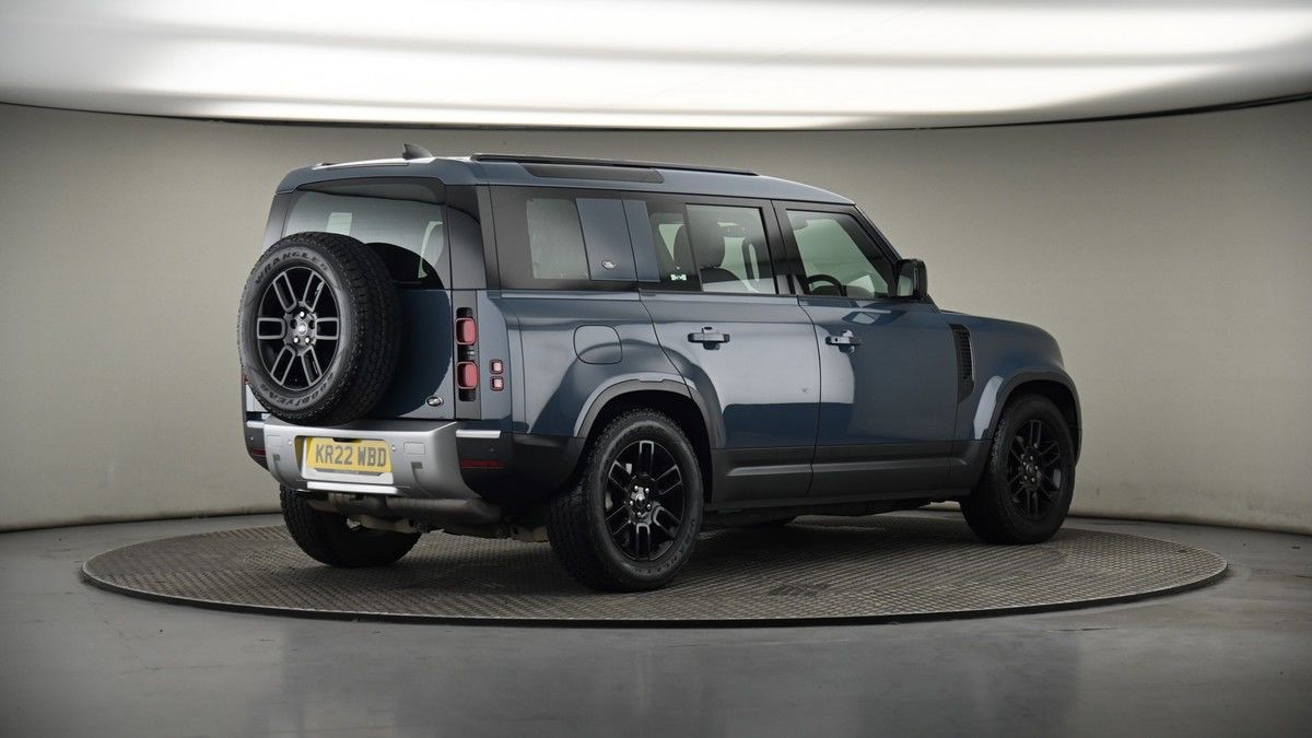 Land Rover Defender 110 Image 7