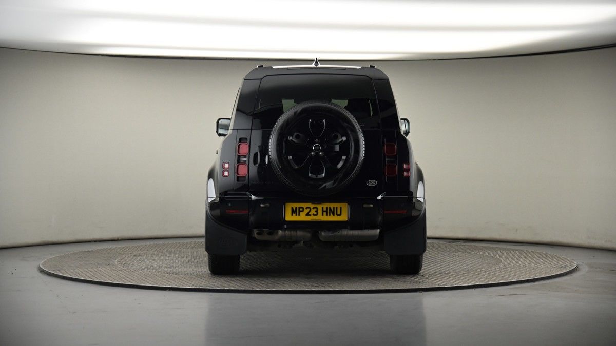 Land Rover Defender 110 Image 17