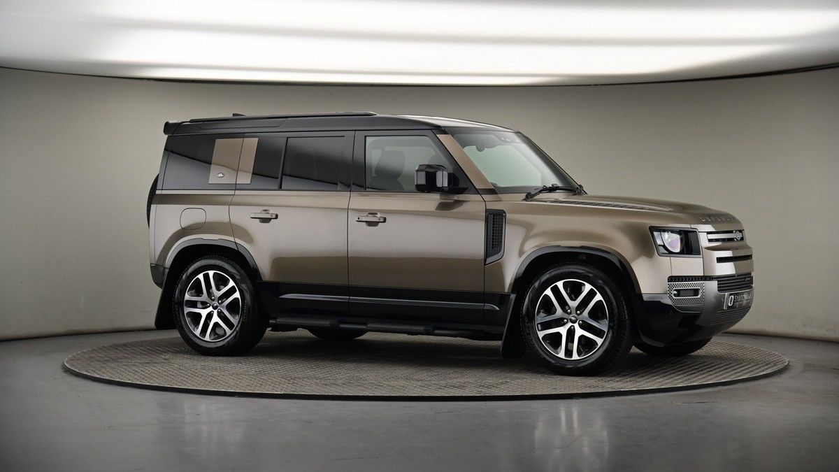 Land Rover Defender 110 Image 6