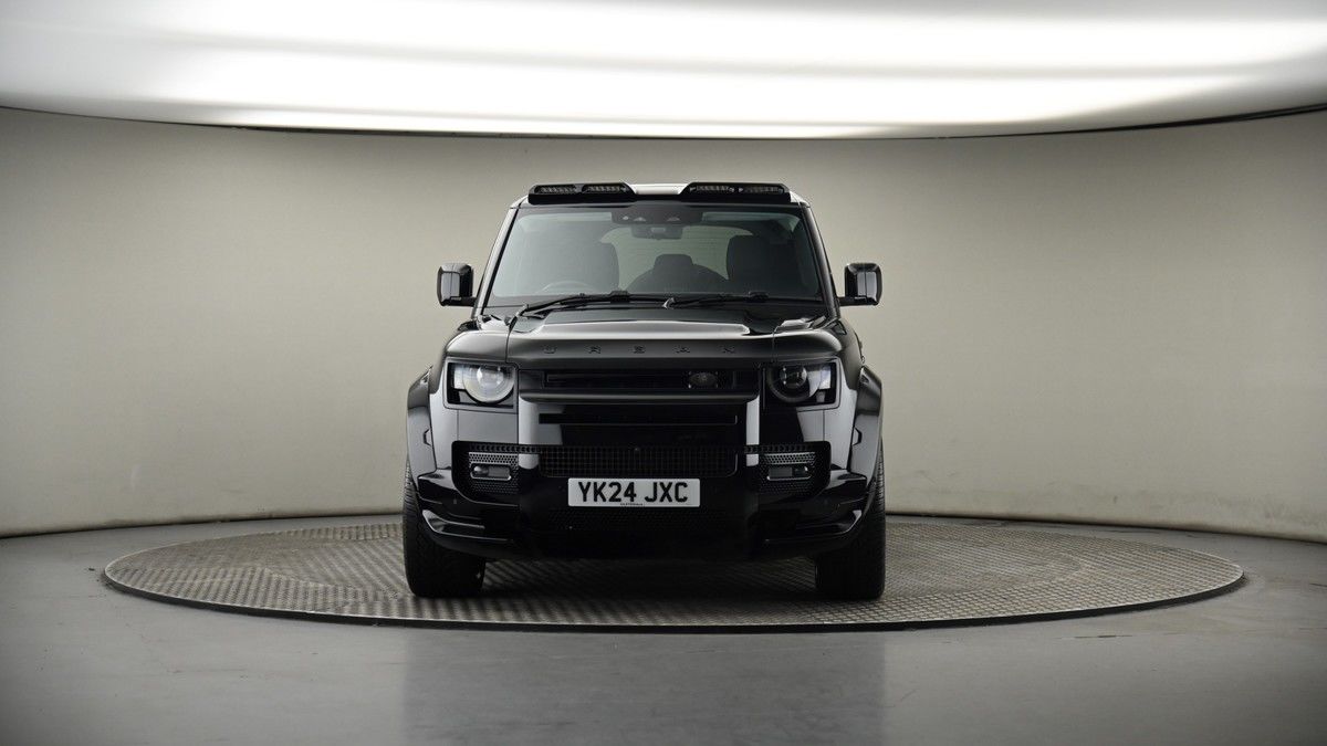 Land Rover Defender 110 Image 18